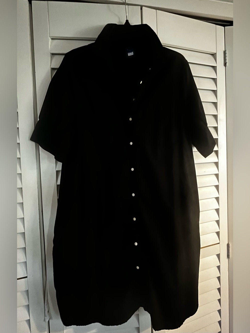 Old Navy Black Short-Sleeve Button-Down Dress Shirt with Pockets!  L